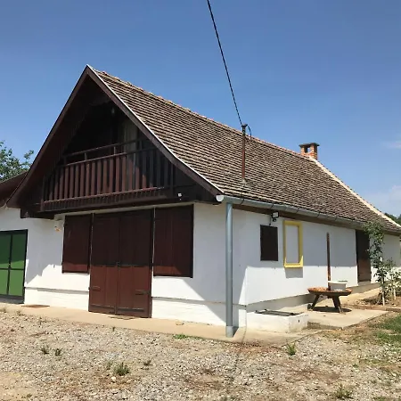 Joe Bacsi Rezidenciaja