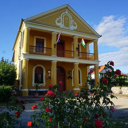 Apartment Joe Bacsi Rezidenciaja Kisharsany